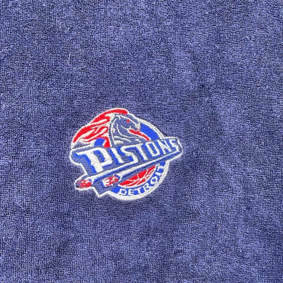 Vintage Reebok Hoodie Womens Large Blue Detroit Pistons Crop Velour 90s Retro - Picture 7 of 13